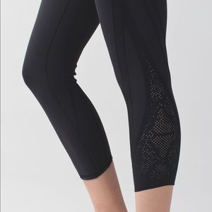 Winder Under high rise crop Luxtreme Laser Cut